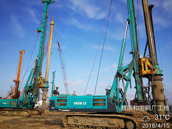 冰球突破智能携全球当先凿岩设备，引爆越南矿业展