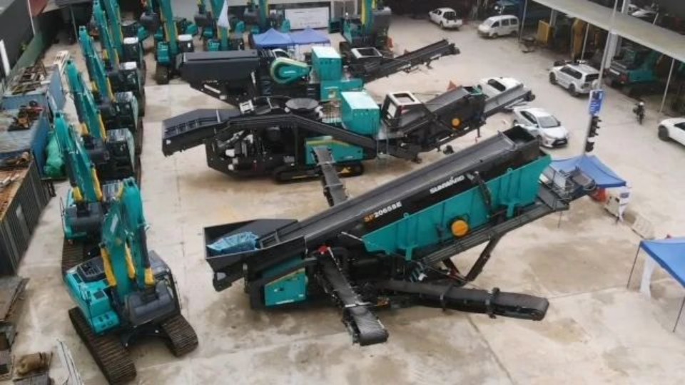 冰球突破智能高端设备批量交付，助力马来西亚基建升级