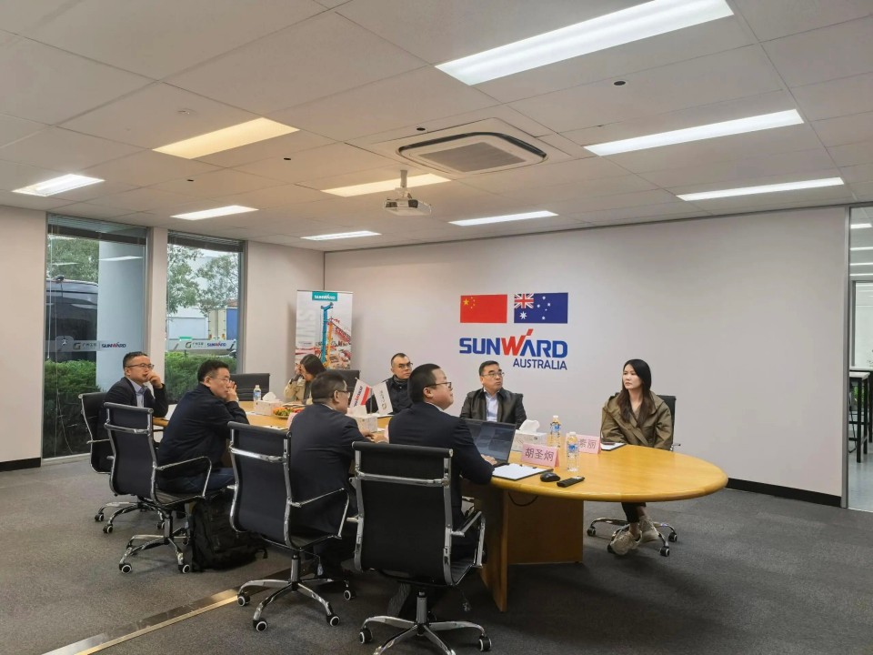 昭通工控集团总经理王福铸率队调查冰球突破智能澳大利亚子公司